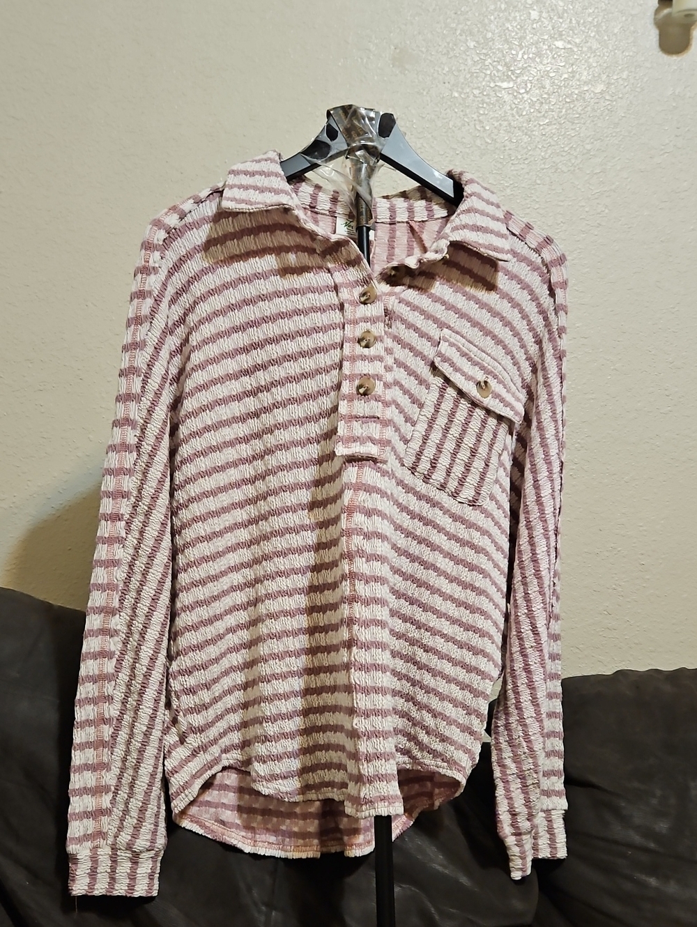 Very J Mauve and Cream Striped Button-Front Knit Shirt